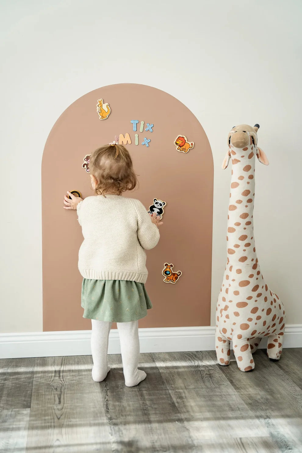 Mur magnétique marron avec animaux